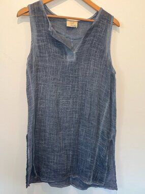 Tina Jo Women's Blue Textured Cotton Sleeveless Tunic Top